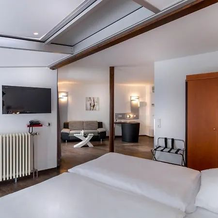 Turmhotel Rhein-main מלון