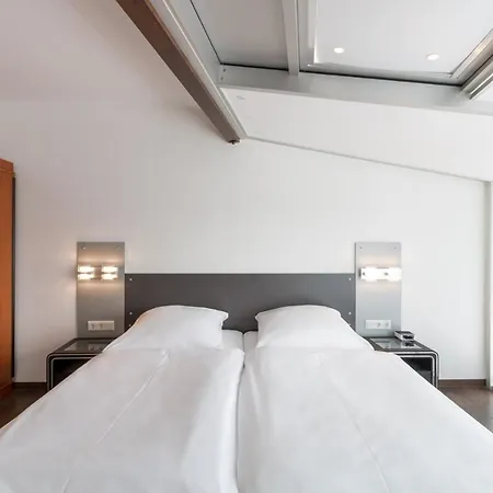 מלון Turmhotel Rhein-main