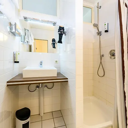 מלון Turmhotel Rhein-main