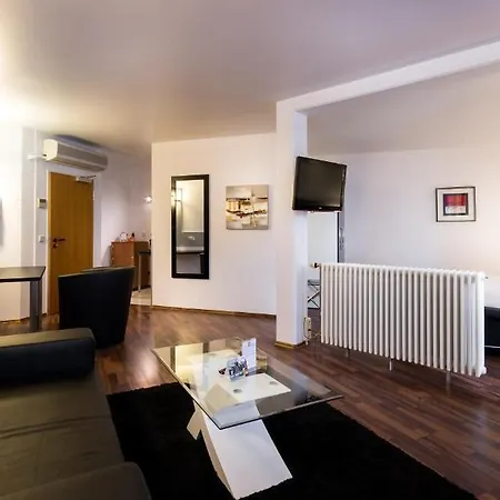 מלון Turmhotel Rhein-main