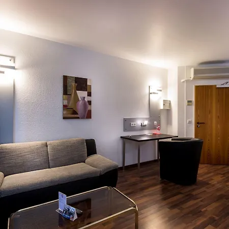 Turmhotel Rhein-main 4*