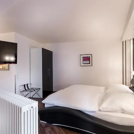 Turmhotel Rhein-main 4*