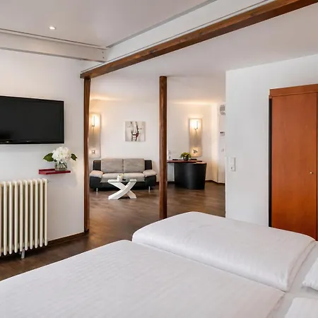 Hotel Turmhotel Rhein-main 4*