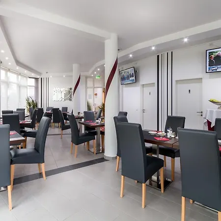 Turmhotel Rhein-main מלון 4*