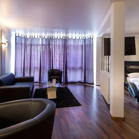 Hotel Turmhotel Rhein-main 4*