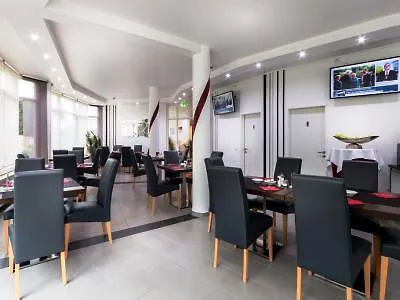 Turmhotel Rhein-main מלון 4*