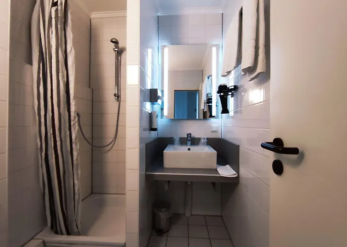 Turmhotel Rhein-main Отель 4*