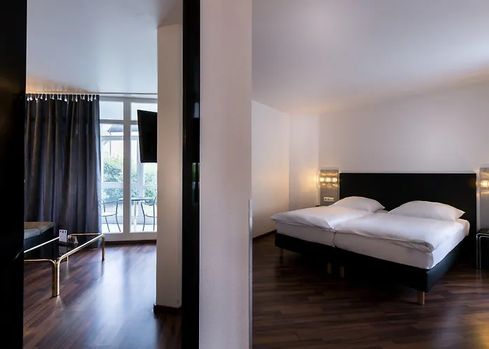 Отель Turmhotel Rhein-main