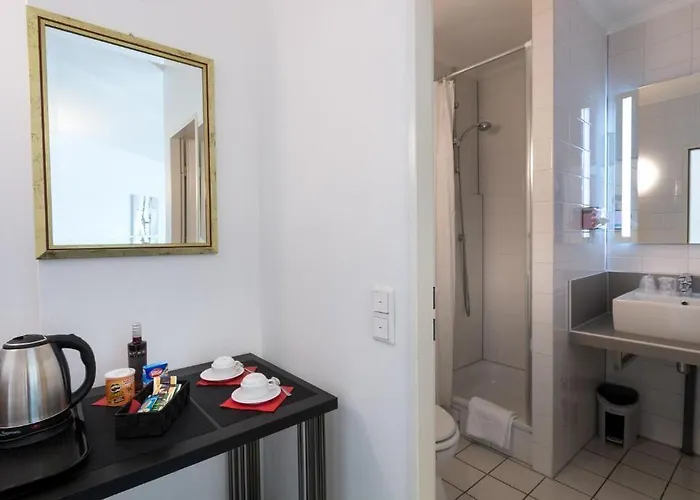 Turmhotel Rhein-main 4*