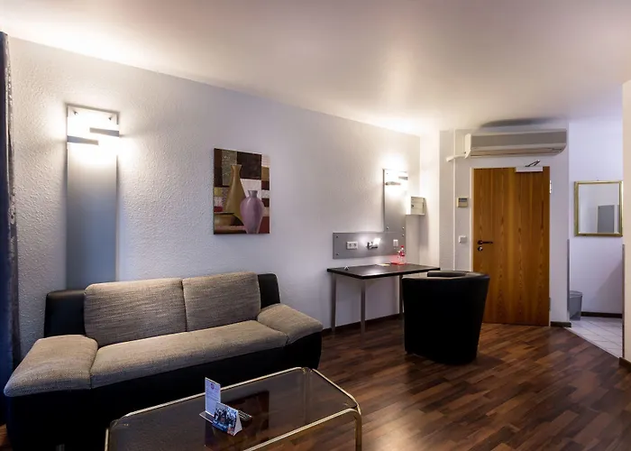 Turmhotel Rhein-main 4*