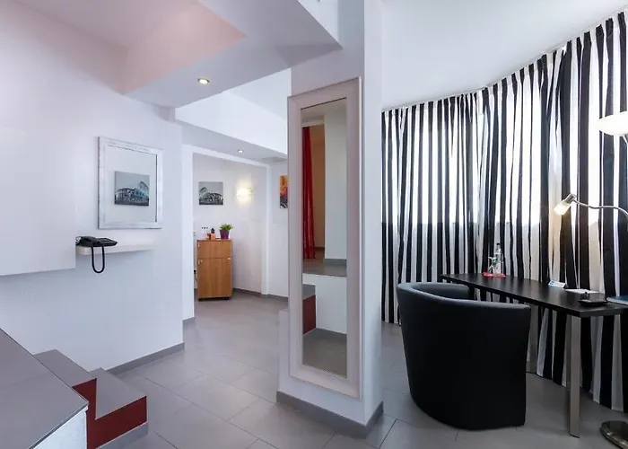 Turmhotel Rhein-main Отель Драйайх