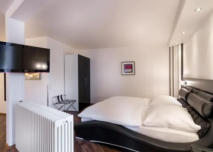 Turmhotel Rhein-main 4*