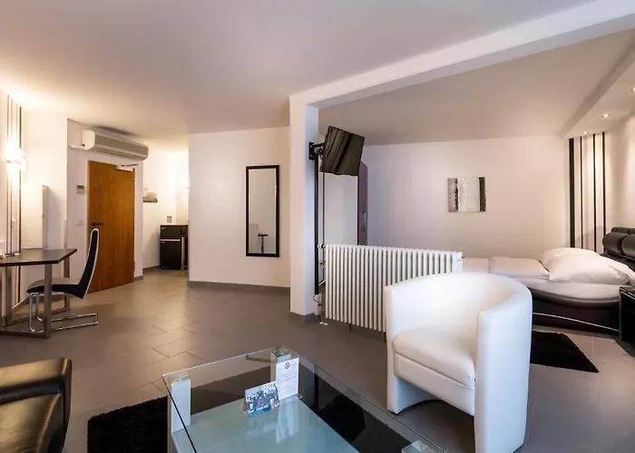 Turmhotel Rhein-main Отель Драйайх