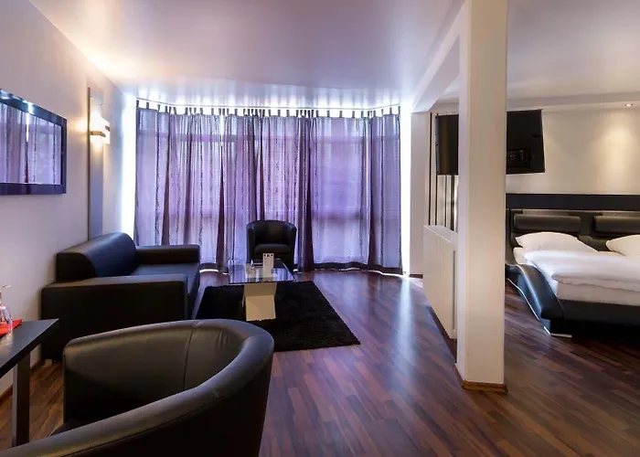 Turmhotel Rhein-main Отель 4*