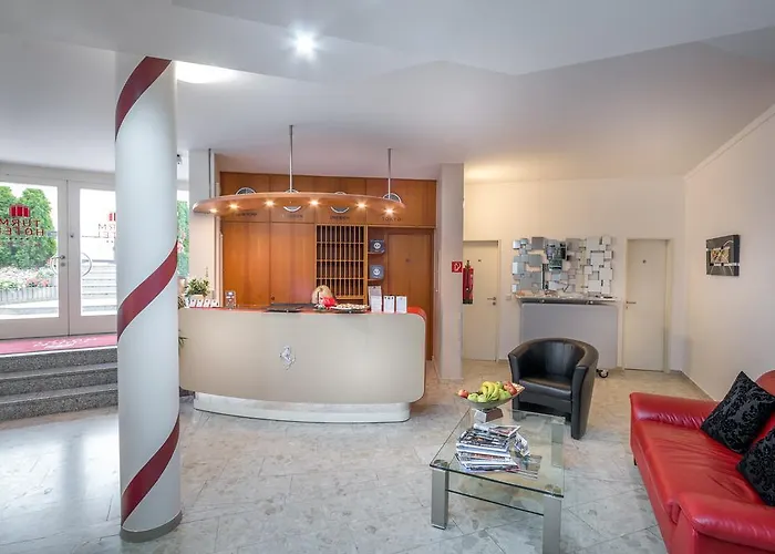 Turmhotel Rhein-main 4*