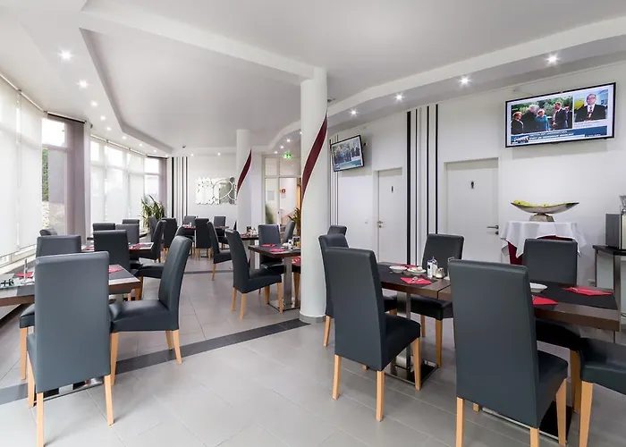 Turmhotel Rhein-main Отель 4*