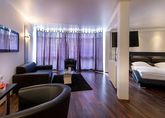 Hotel Turmhotel Rhein-main 4*