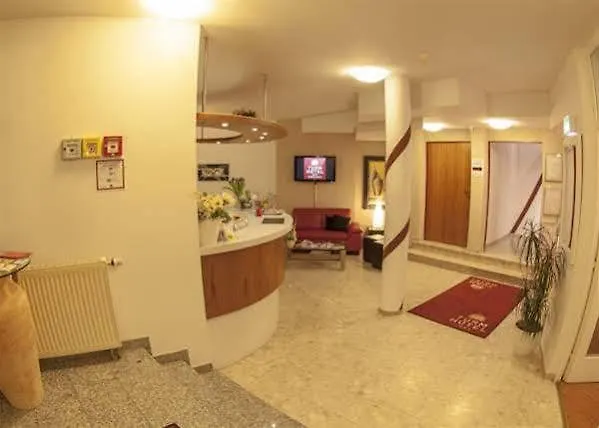 Turmhotel Rhein-main 4*